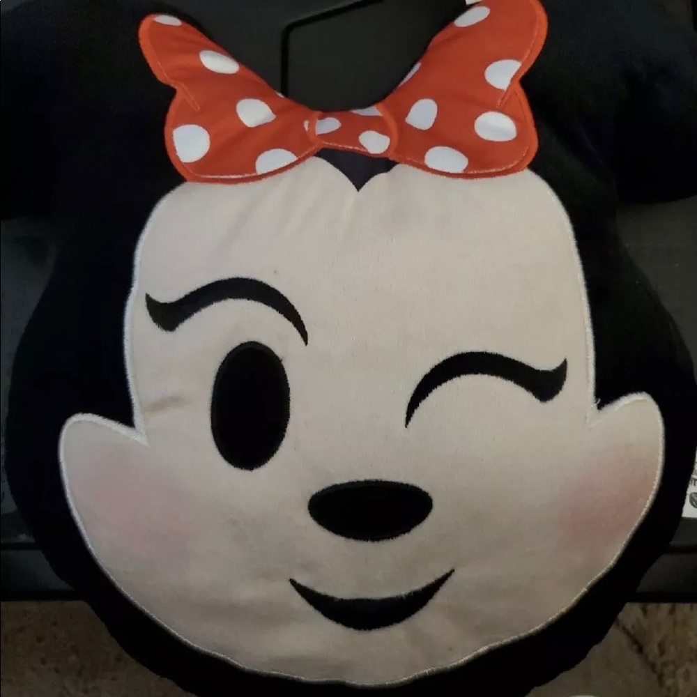 Disney Emoji Pillow / Minnie Mouse / New